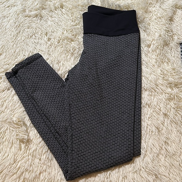 Workout Leggings - Picture 2 of 6